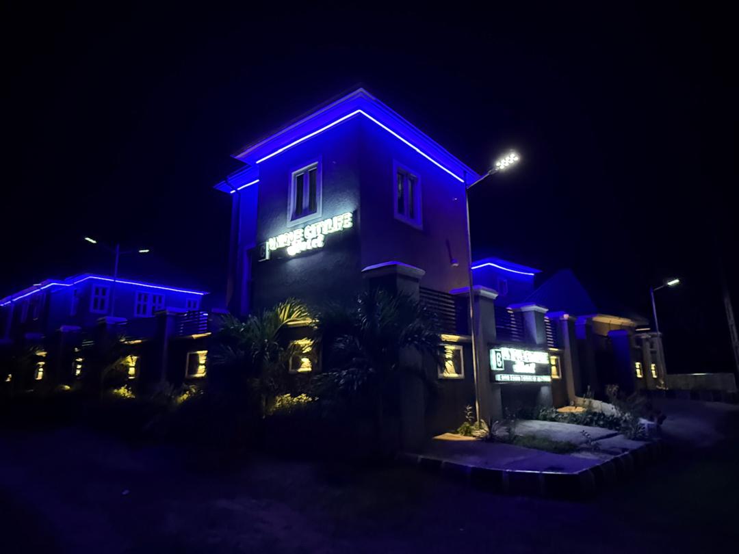 Unique CityLife Hotel exterior 2